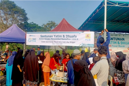 Jelang Ramadhan, DKM Al Qomroh Gelar Santunan dan Pasar Murah